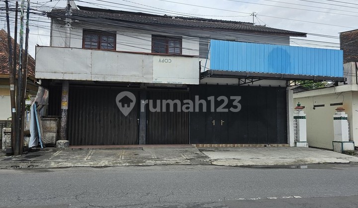 For Sale: Strategic Shop House on the Edge of Godean Road Km 5, Only 5 Minutes to Tugu, Banyuraden, Gamping, Sleman