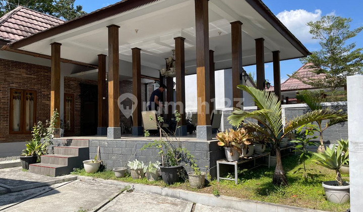 Homestay With Swimming Pool in the Prambanan Temple Tourist Area, Klaten, Central Java