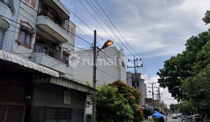 4-story Building Near Guru Patimpus Monument 2