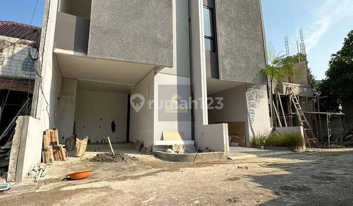 Townhouse Eksklusif Area Premiun Dan Straegis di Condet Jaktim. 2