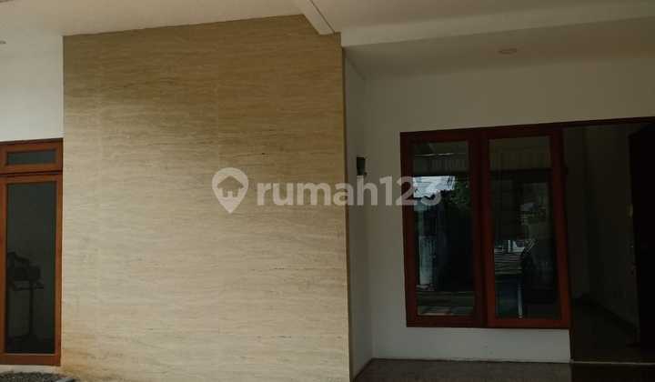 Rumah 2 Lantai di Jagakarsa, Jakarta Selatan