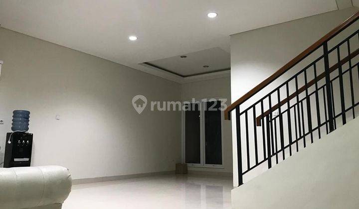 Rumah Disewakan Lokasi Strategis di Cinere Dekat Toll Brigif  2