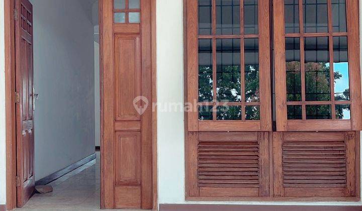 Rumah Mewah Dengan Kolam Renang di Cinere Indah 4