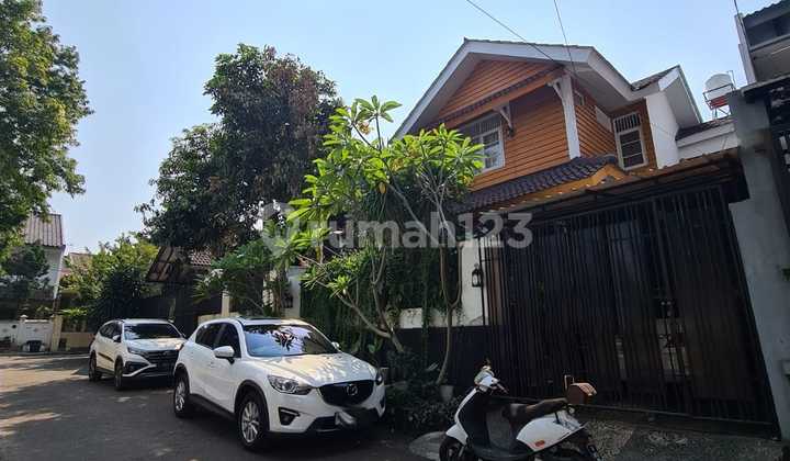 Rumah Dalam Komplek Di Cinere Dekat Akses Tol, Jakarta Selatan