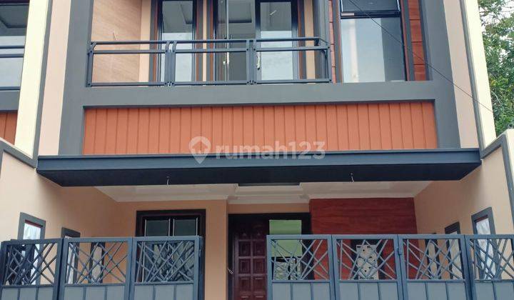  Rumah Dijual Pinggir Jalan Di Kukusan, Depok 1