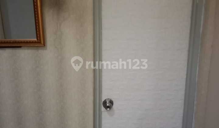 1-Story Hook House near Limo Toll Road, Depok 2