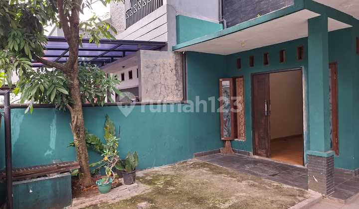 Rumah 2 lantai siap huni di Tanah Baru, Depok Rumah 2 lantai siap huni di Tanah Baru, Depok