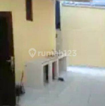 Rumah Disewakan 2 Lantai Lokasi Strategis Di Rawa Kopi Pangkalan Jati, Depok 2