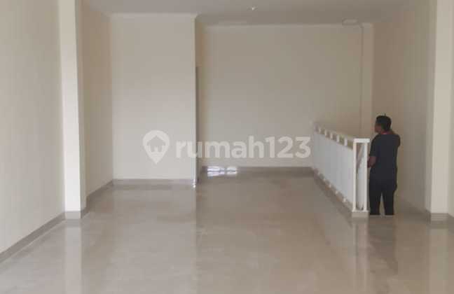 3-Story Shophouse in Cinere Bellevue 2