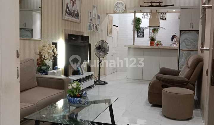 Rumah Hook 1 lantai di Dekat Toll Limo, Depok