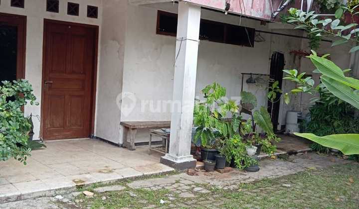 Old House Strategic Location Near MRT Cipete, South Jakarta