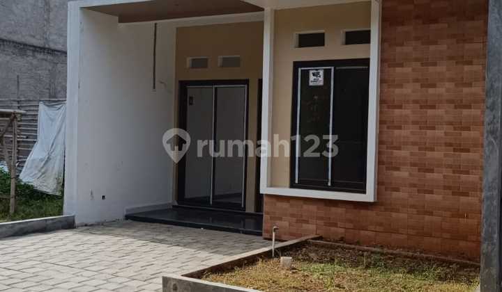 Rumah 1 Lantai Siap Huni Dekat Tol Limo, Depok 