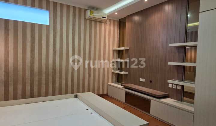 Rumah 2 Lantai Bagus Di Singgasana Pradana Bandung 2