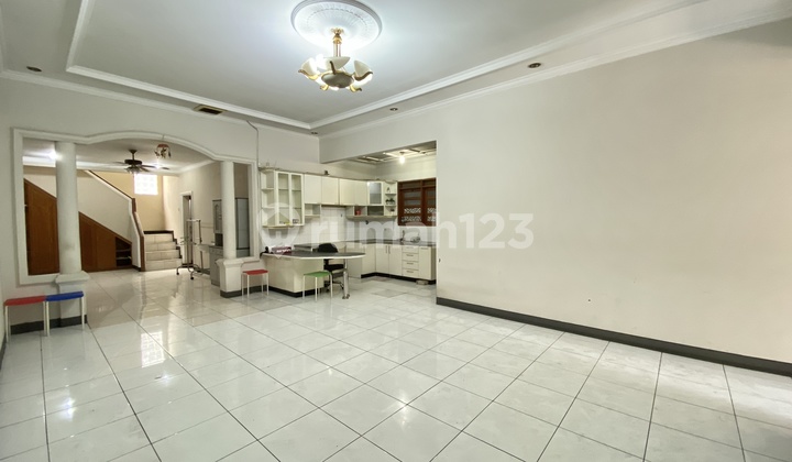 Rumah Mekar Wangi bisa Sewa Per Tahun Bagus SHM di Mekar Wangi Rumah Mekar Wangi bisa Sewa Per Tahun Bagus SHM di Mekar Wangi