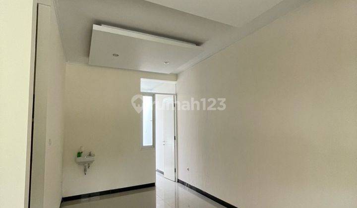 Rumah 2 Lantai Di Sommerville Tki 5 Bandung Rumah Kontrakan Bagus SHM - Sertifikat Hak Milik Unfurnished di TKI 5 Sommerville Bandung, Taman Kopo Indah 1