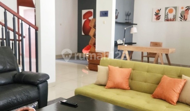 Rumah 3 Lantai Furnished Bagus Terawat Di Setraduta Bandung Rumah Bagus SHM di Setra Duta 2