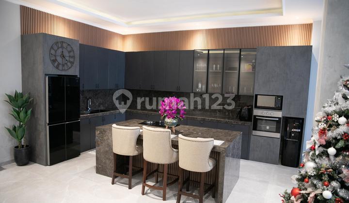 Rumah Mekar Wangi Lux American Classic Bagus SHM di Mekar Wangi 2