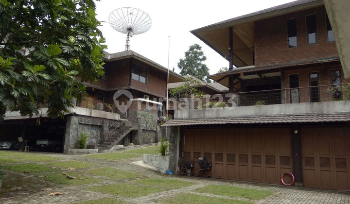 Rumah Hitung Tanah Di Setiabudi Mainroad Bandung SHM - Sertifikat Hak Milik