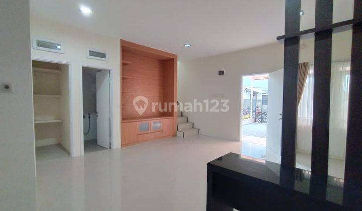 Rumah 2 Lantai Renovasi Semi Furnished Di Cipedes Residence Bandung Sudah Renovasi SHM - Sertifikat Hak Milik di Cipedes Residence Bandung, Cipedes Semi Furnished 1