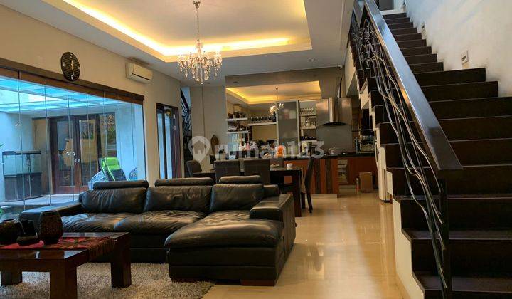 Rumah Lux 2 Lantai Kavling Eksklusif Di Singgasana Pradana Bandung  1