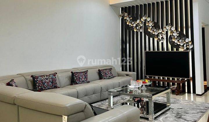 Rumah 2 Lantai Luas 200 Meter Harga 4.9 Milyar Di Singgasana Pradana Bandung Rumah Semi Furnished Shm - Sertifikat Hak Milik Bagus Di Kompleks Singgasana Pradana Bandung, Mekar Wangi Rumah Semi Furnished Bagus Shm Di Kompleks Singgasana Pradana Bandung,   1