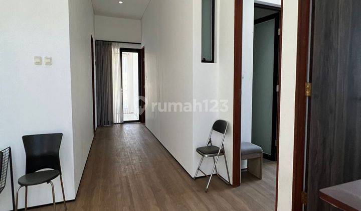 Rumah 2 Lantai Bagus Kamar Banyak Hadap Timur Di Setraduta Bandung Rumah Bagus Semi Furnished SHM - Sertifikat Hak Milik di Kompleks Setra Duta Bandung, Setra Duta 2