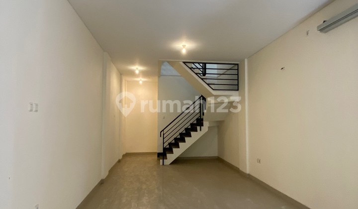 Ruko Baru 3 Lantai Shm Di Mekar Wangi Bandung Ruko di Mekar Wangi Bandung, Mekar Wangi 200 m² Unfurnished SHM - Sertifikat Hak Milik