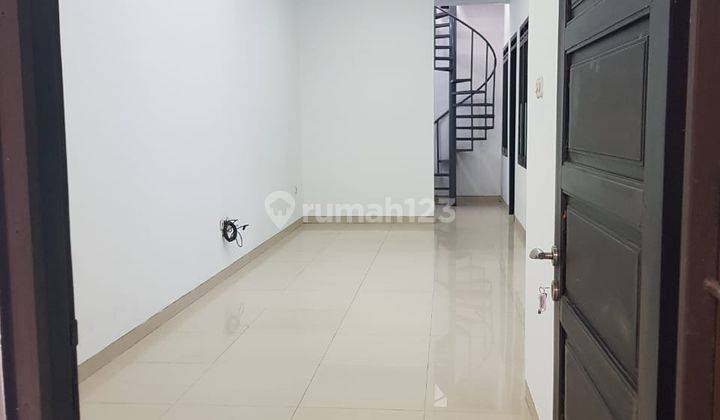 Rumah Langka Harga 2 Milyaran Di Singgasana Pradana Bandung Rumah Semi Furnished Bagus di Kompleks Singgasana Pradana Bandung, Mekar Wangi 2