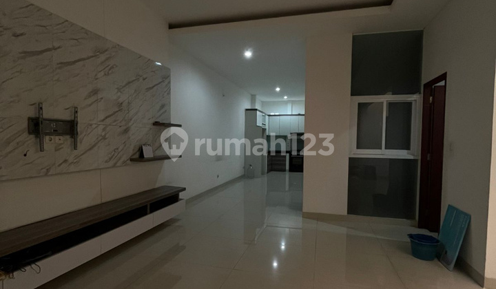 Nice Semi Furnished House in Mekar Wangi Price 70 Million Per Year in Mekar Wangi 2