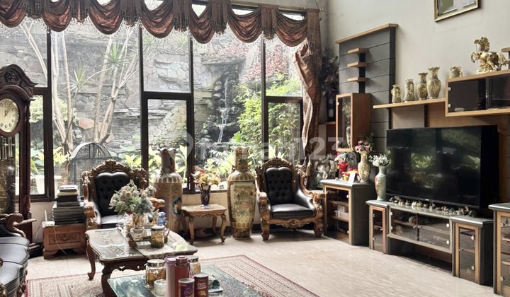 Luxurious 2-Story House with Good SHM in Mekar Wangi 2