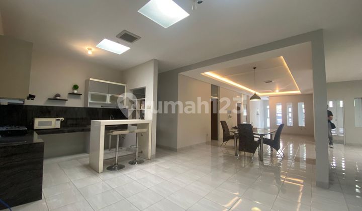 Wing House Turangga Good Renovation Ready to Occupancy SHM in Turangga 2