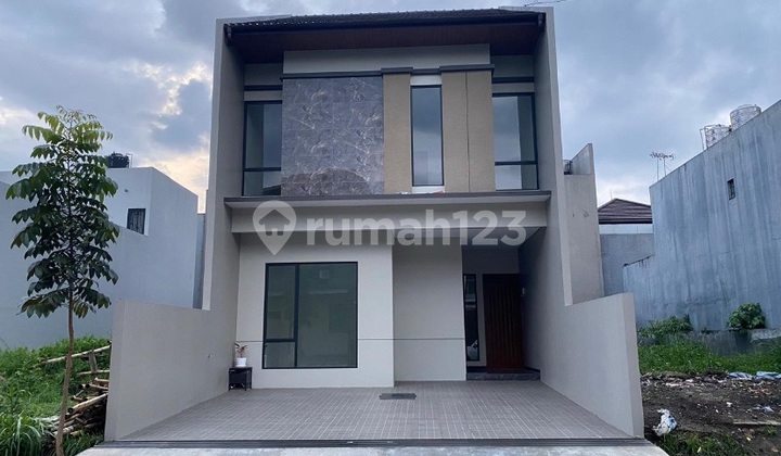 Rumah Baru Mekar Wangi Dalam Cluster 2 Lantai SHM di Mekar Wangi