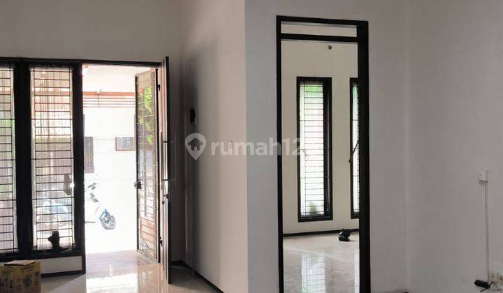 Rumah Minimalis 3 Kamar Di Singgasana Pradana Bandung Rumah Kontrakan Semi Furnished SHM - Sertifikat Hak Milik Bagus di Kompleks Singgasana Pradana Bandung, Mekar Wangi 1