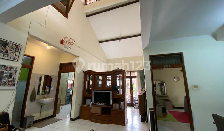 TKI House 1, 164 Square Meters, Cheap, Good, SHM Certificate, in Taman Kopo Indah