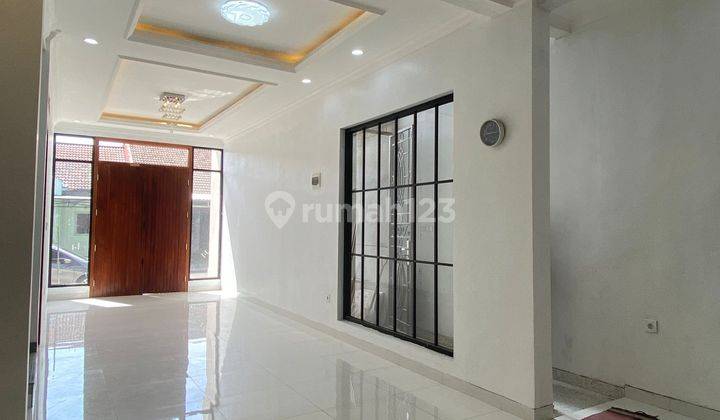 Rumah Baru 2 Lantai Minimalis Singgasana Pradana Bandung Rumah Unfurnished Baru SHM - Sertifikat Hak Milik di kompleks Singgasana Pradana Bandung, Mekar Wangi 1