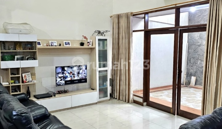 Rumah 2 Lantai Thi Taman Holis Indah Harga 1.85 Miliar SHM di Taman Holis Indah