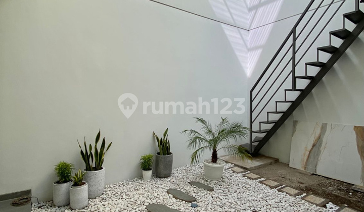 Rumah Baru Mekar Wangi Dalam Cluster 2 Lantai SHM di Mekar Wangi