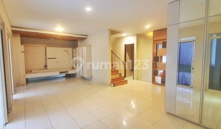 Rumah Larang Tapa 3 Lantai Bagus Shm Di Kota Baru Parahyangan 2