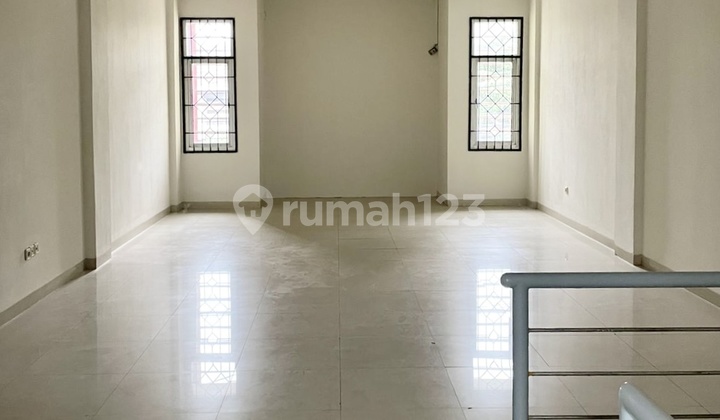 Ruko Lengkong Besar 3.5 Lantai Pusat Kota Bandung di Lengkong Besar Bandung, Lengkong 95.0 m² Semi Furnished SHM Ruko Lengkong Besar 3.5 Lantai Pusat Kota Bandung di Lengkong Besar Bandung, Lengkong 95.0 m² Semi Furnished SHM