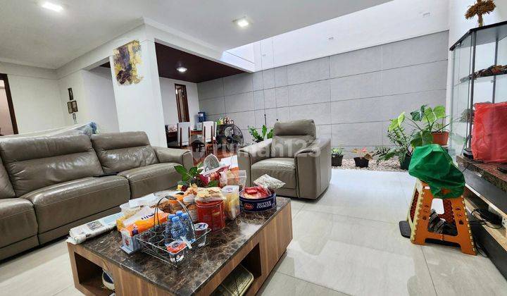 Rumah Lux Bagus 2 Lantai Taman Depan Belakang Di Mekar Wangi Bandung Rumah Semi Furnished Bagus SHM - Sertifikat Hak Milik di Kompleks Mekar Wangi Bandung, Mekar Wangi 1