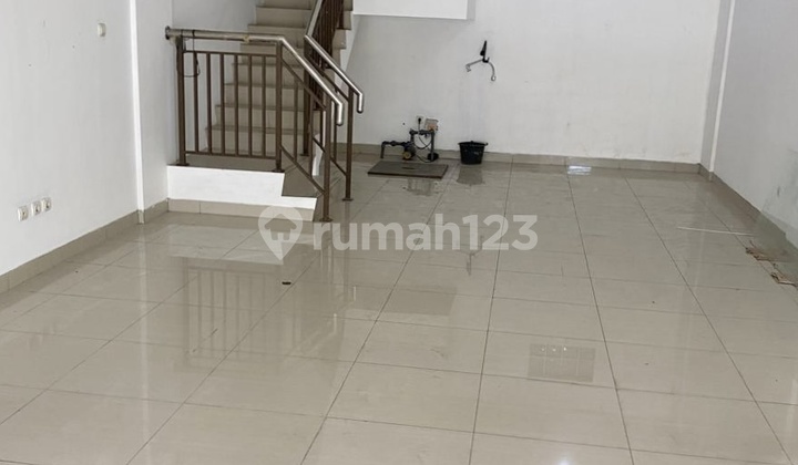 Ruko 3 Lantai di Mekar Wangi Mainroad Dekat Yogya Ruko di Jl. Mekar Utama, Mekarwangi, Kec. Bojongloa Kidul, Kota Bandung, Jawa Barat, Mekar Wangi 100.0 M² Unfurnished SHM