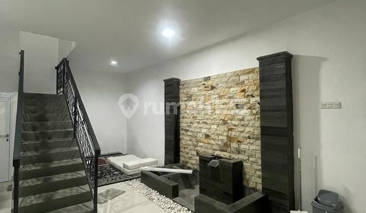 Rumah Bagus 2 Lantai 4 Kamar Di Banyak Sumba Kbp Bandung