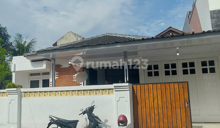 Hurry! Rarely Available Ready-to-Occupy House in Villa Mutiara Bintaro, Negotiable Price.