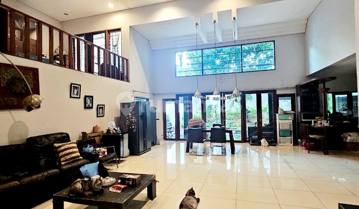 Hurry! Ready-to-Occupy House Suitable for Office in Sector 7, Negotiable Price (Dnn) 2