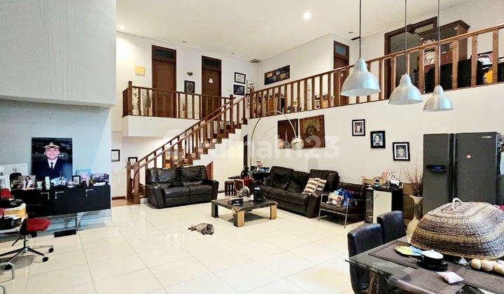 Hurry! Ready-to-Occupy House Suitable for Office in Sector 7, Negotiable Price (Dnn) Hurry! Ready-to-Occupy House Suitable for Office in Sector 7, Negotiable Price (Dnn)