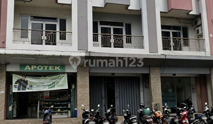 Mayjen Sungkono Shop House 1