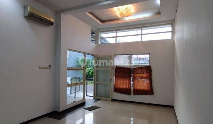 Rumah Minimalis Vila Valensia, Pakuwon Indah 2