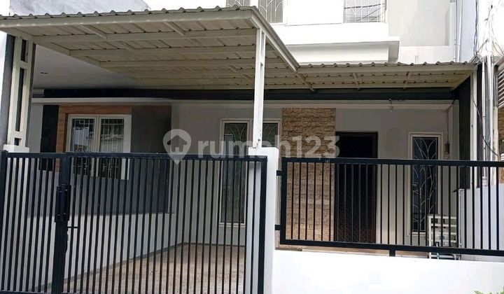 Nice Ready-to-Live House at Simpang Darmo, West Surabaya 1