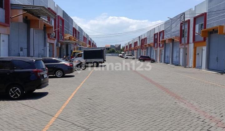 Tritan Point Surabaya Warehouse Ready to Use Near Banyuurip Toll Road