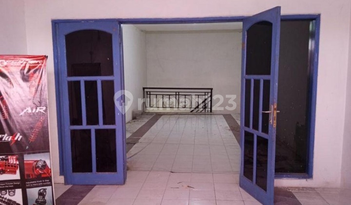 Kebraon South Shop House Facing Main Road 2